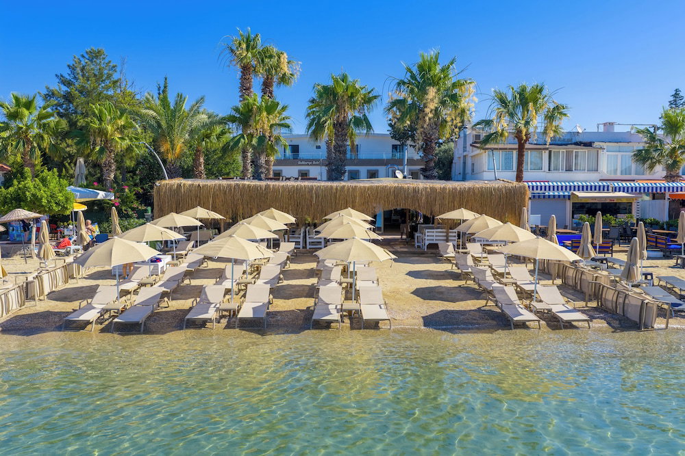 Hotel Halikarya Hotel & Restaurant Beach