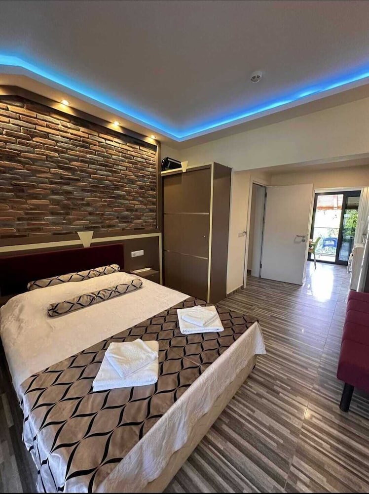 Hotel Falcon Home