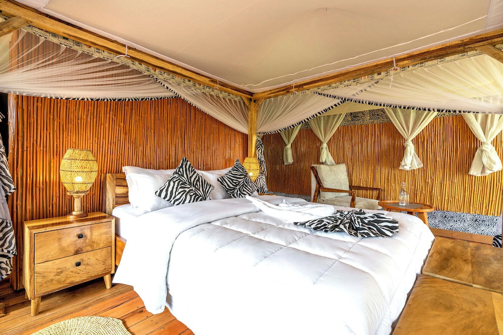 Kumbukumbu Luxury Tented Camp