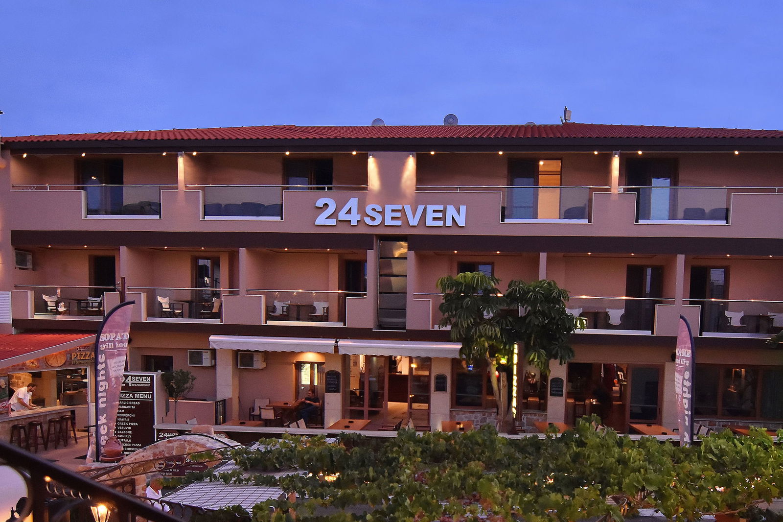 Hotel 24 Seven Boutique Hotel