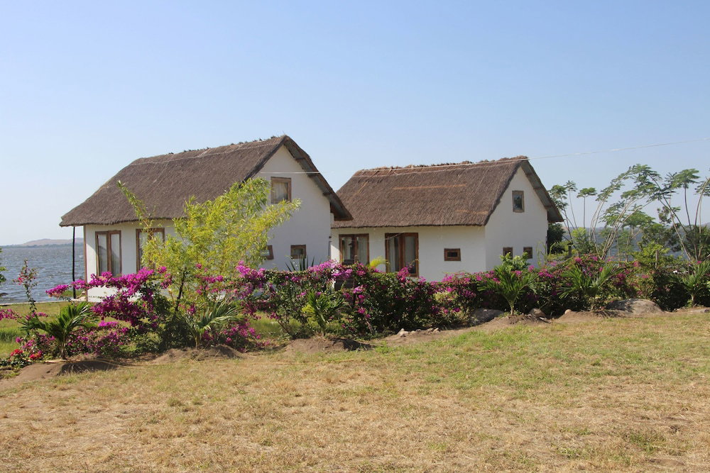 Hotel Papa's Cafe And Bungalows