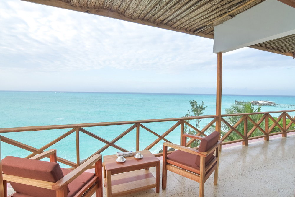 Hotel Mnarani Beach Cottages