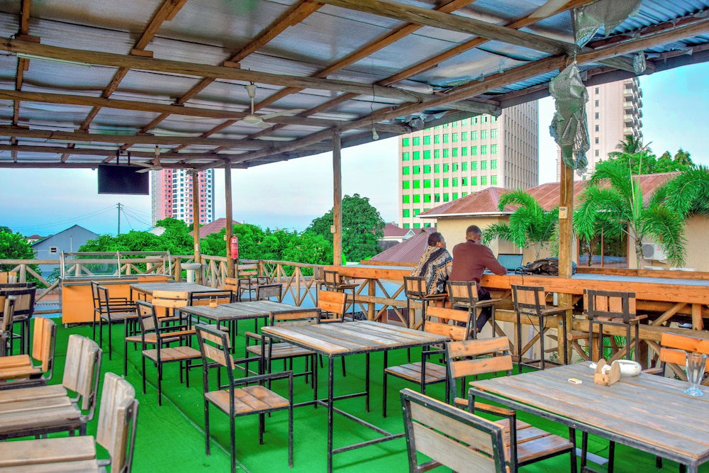 Hotel K27 Premier Backpackers