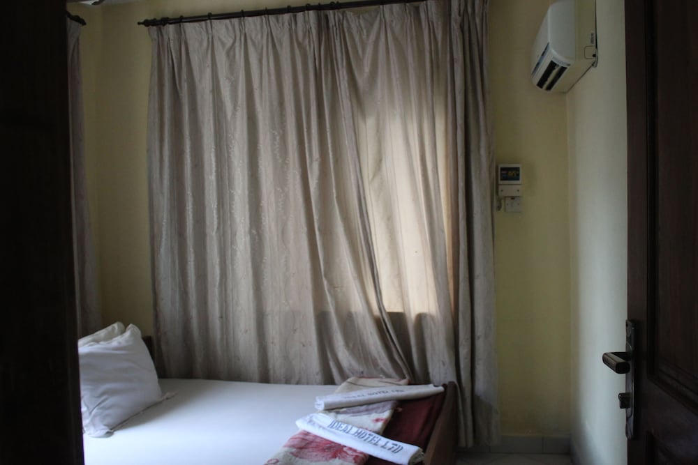 Ideal Hotel
