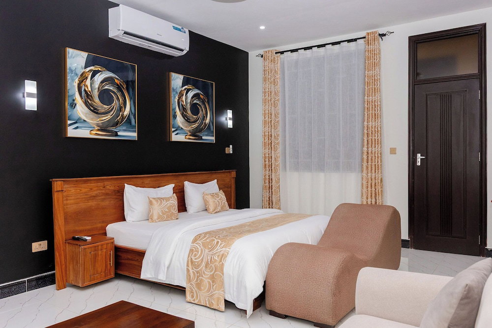Hotel Deel Comfort Inn