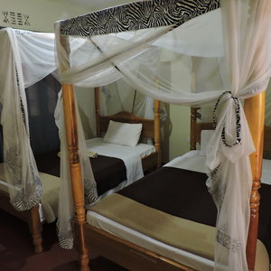 Hotel Perigrin Rest House cazare Kiratu