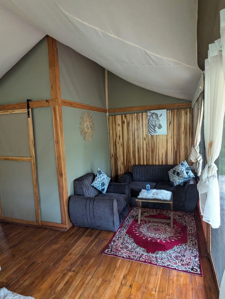 Double G Safaris And Camp Mikumi