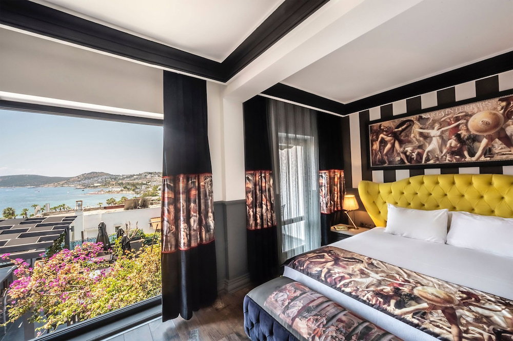 Hotel Art & Interiors