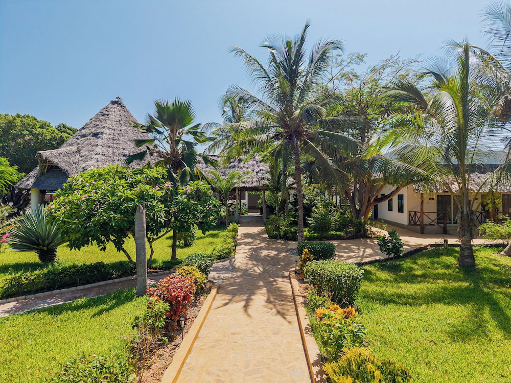 Hotel Tanzanite Beach Resort