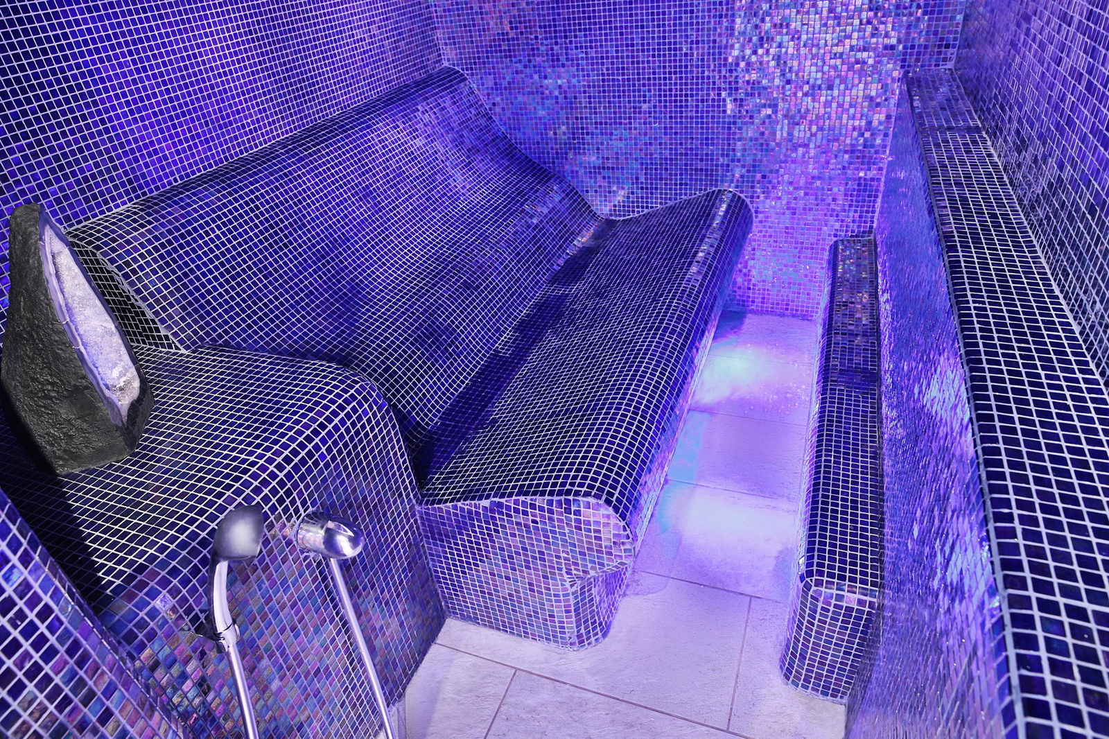 Hotel Retro Riverside Wellness Resort