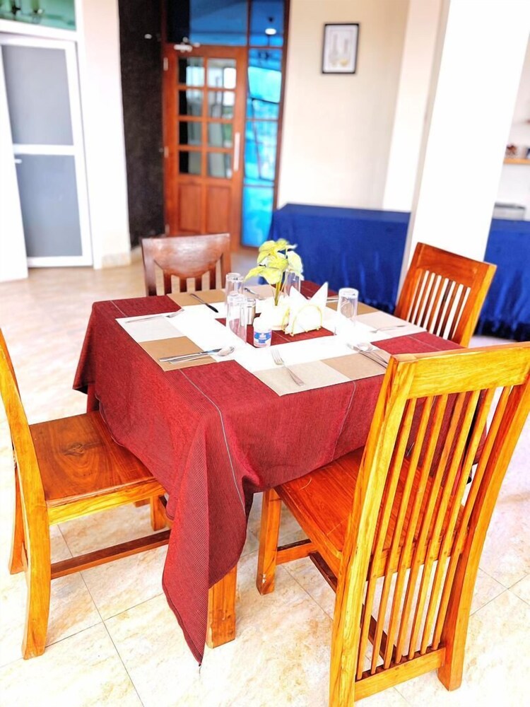 Rejis Hotel