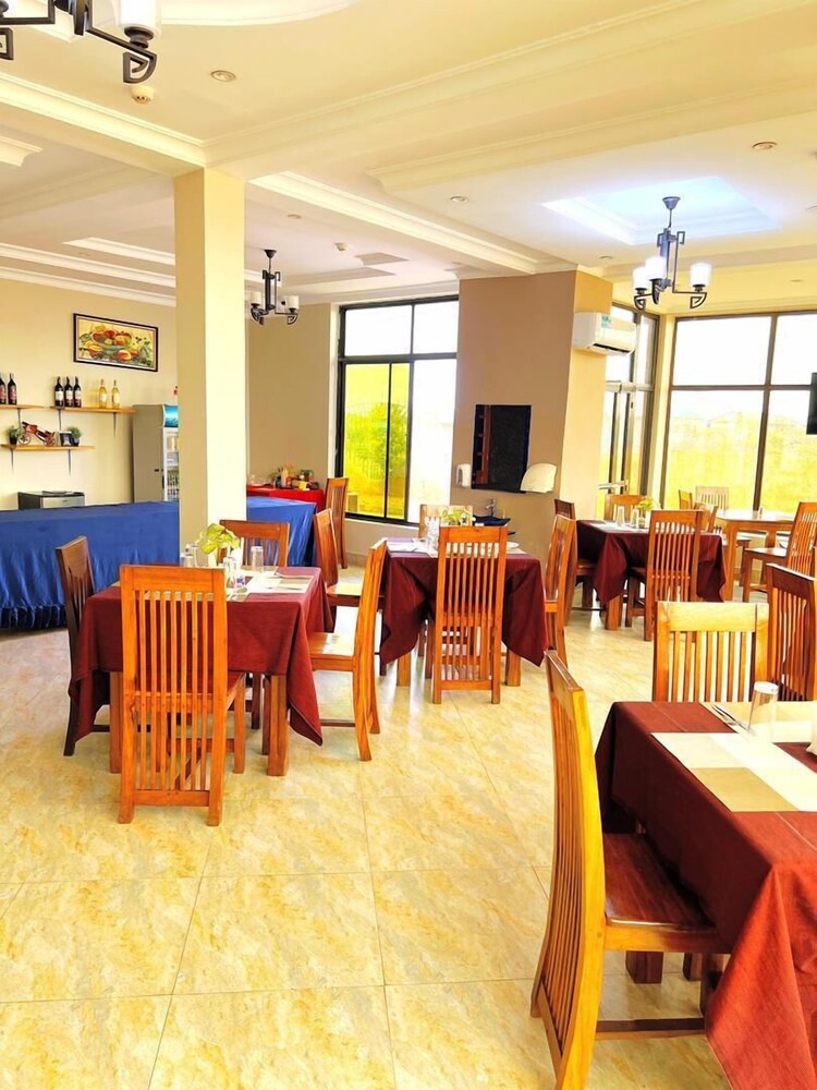 Rejis Hotel