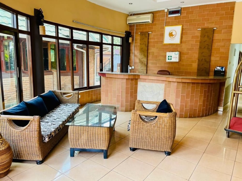 Happy Rhino Lodge
