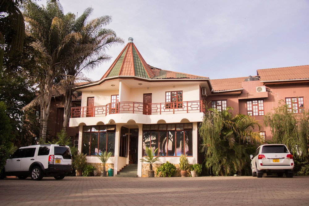Hotel The Charity Hotel International