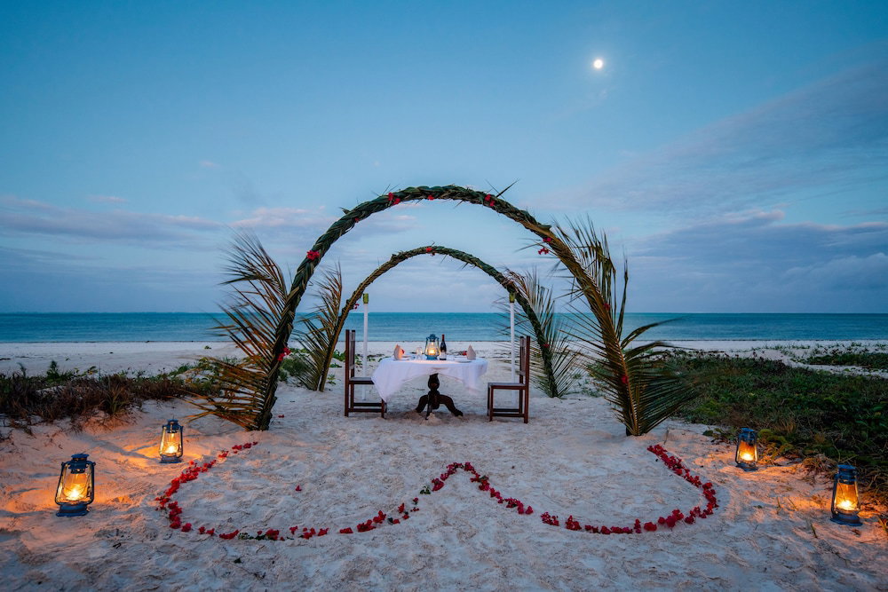 Hotel Hakuna Majiwe Beach Lodge