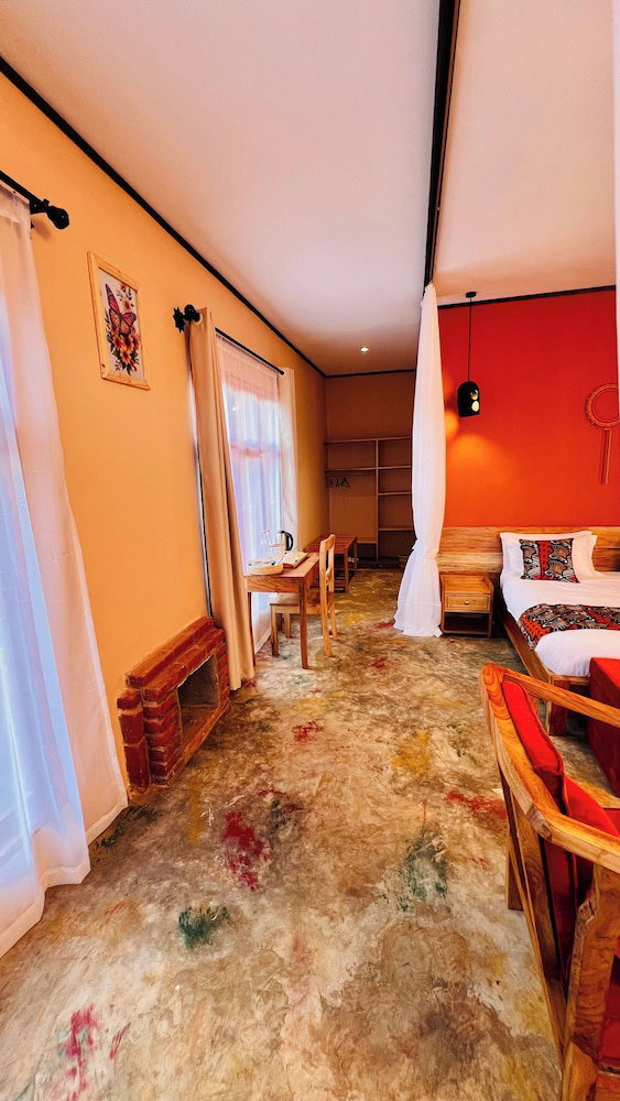 Hotel Freedom Homes