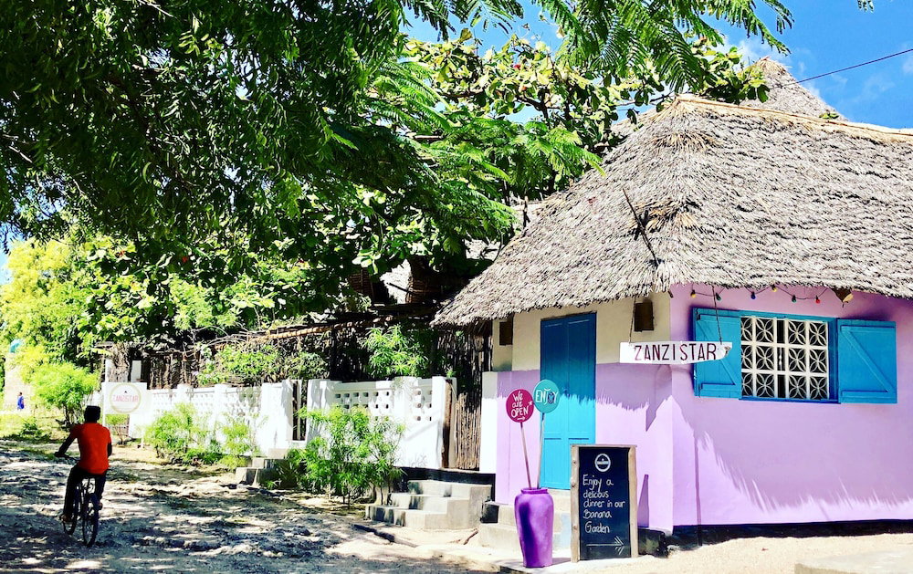 Hotel Zanzistar Lodge