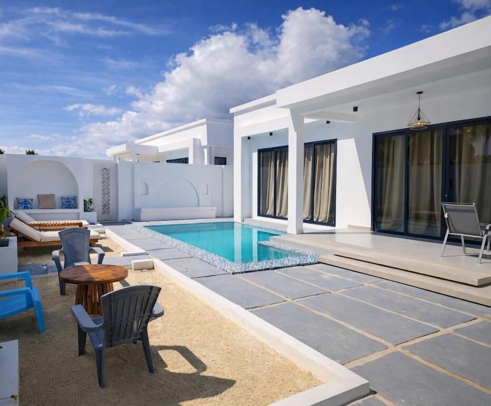 Hotel Amour Beach Villas
