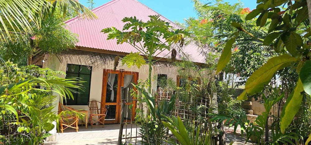 Z-Village Lodge