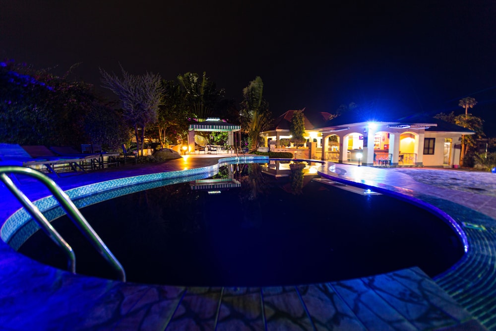 Hotel The Lahe Hotels