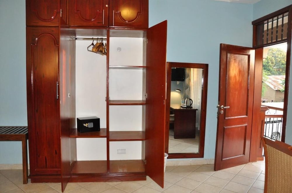 Pg's Home Arusha