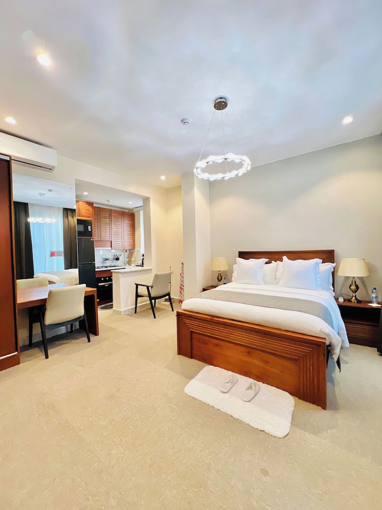 Maison Luxe Apartments