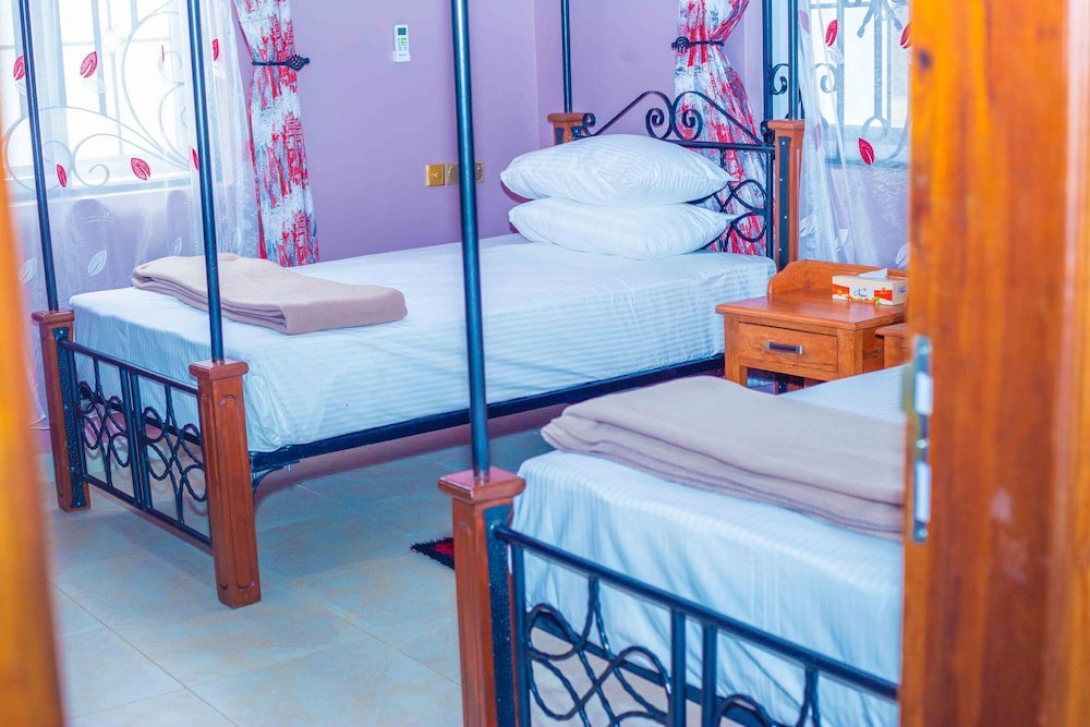 La'tonna Safari Hotel
