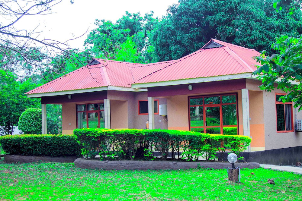 Hotel Mikumi Resort And Safari Hotel