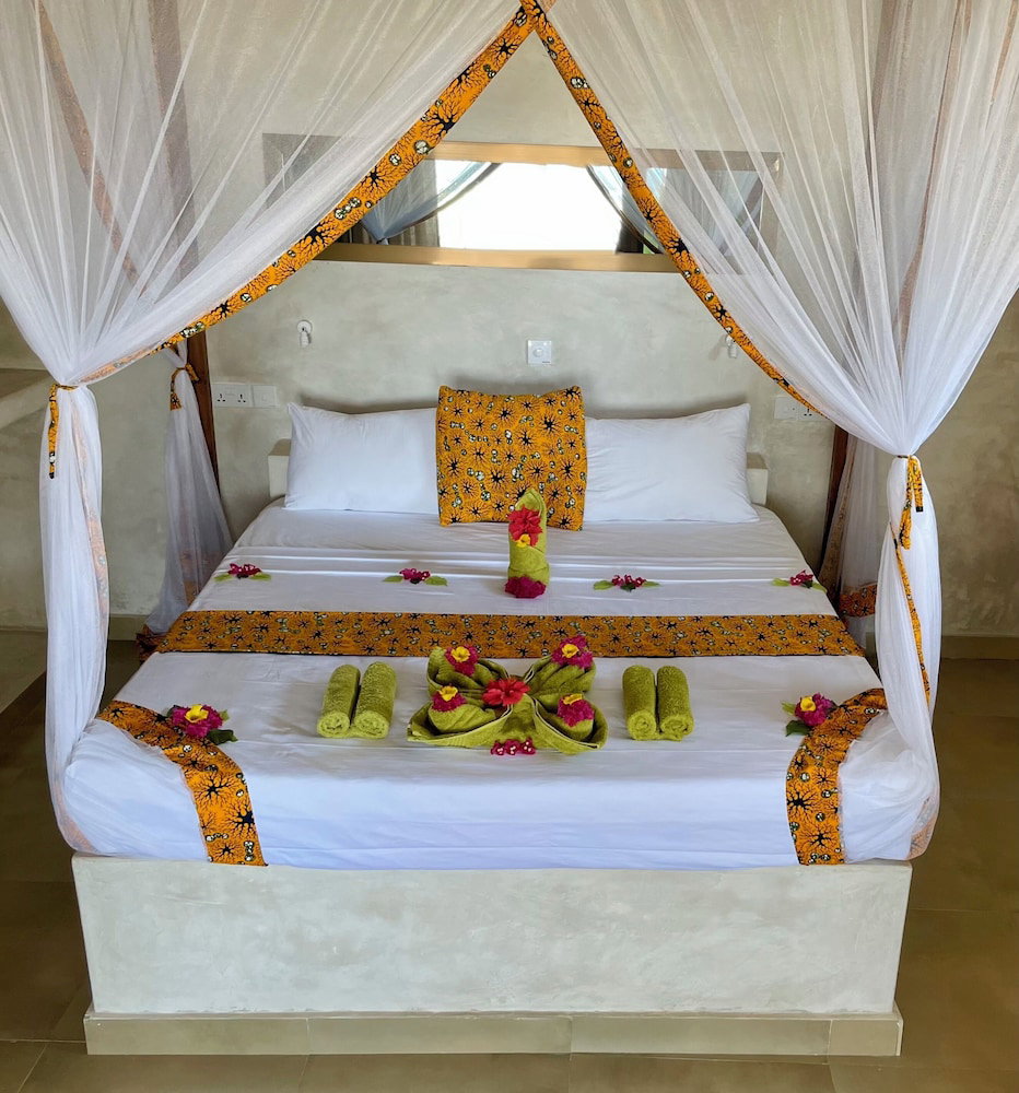 Blue Reef Sport And Fishing Lodge & Bungalows