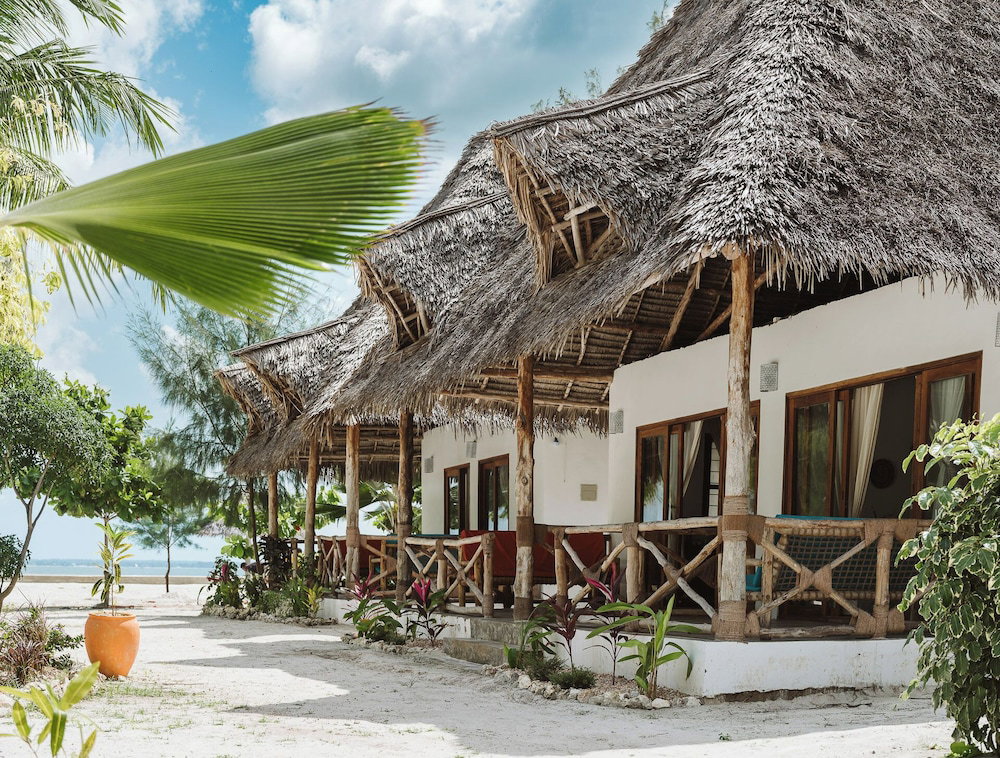 Hotel Bahati Sunset Bungalows