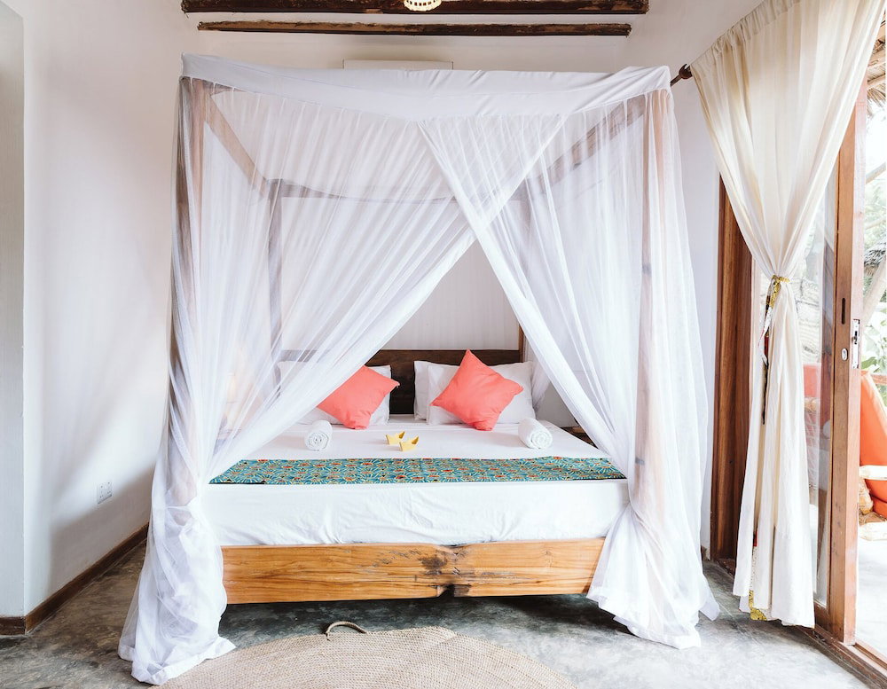 Bahati Sunset Bungalows