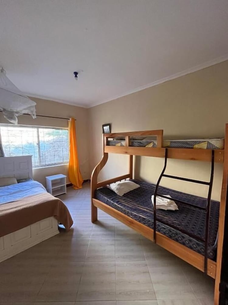 Safari Junction Backpackers Hostel