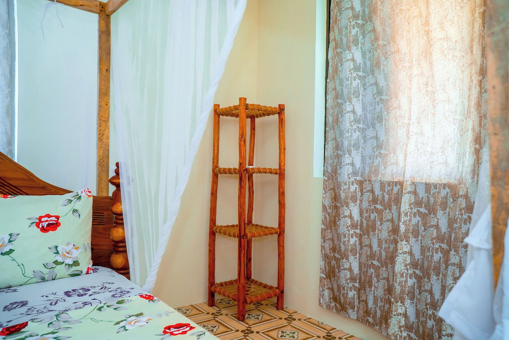 Saba House 24