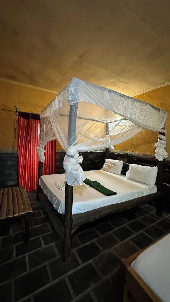 Hotel Sunbright Lodge & Campsite