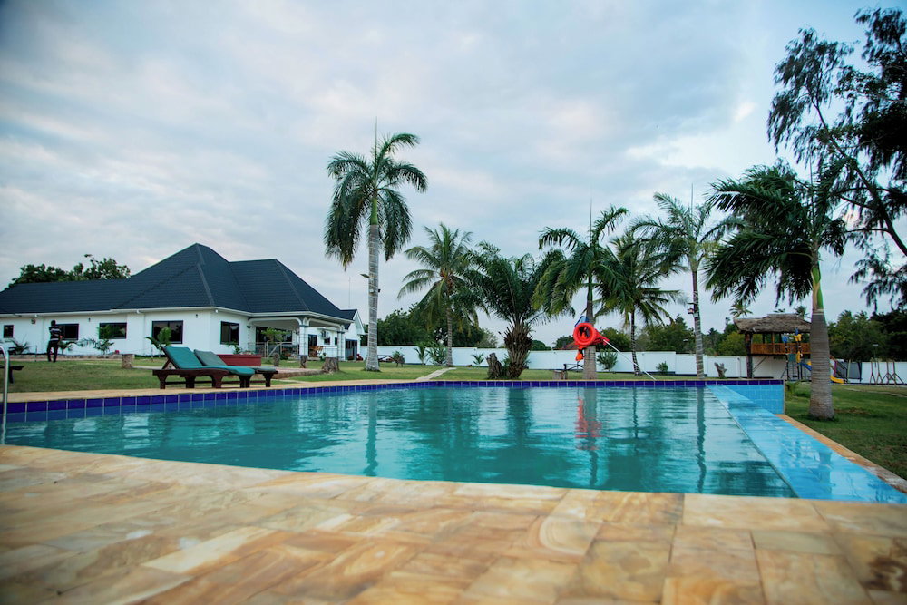 Hotel Mwambani Beach Villas