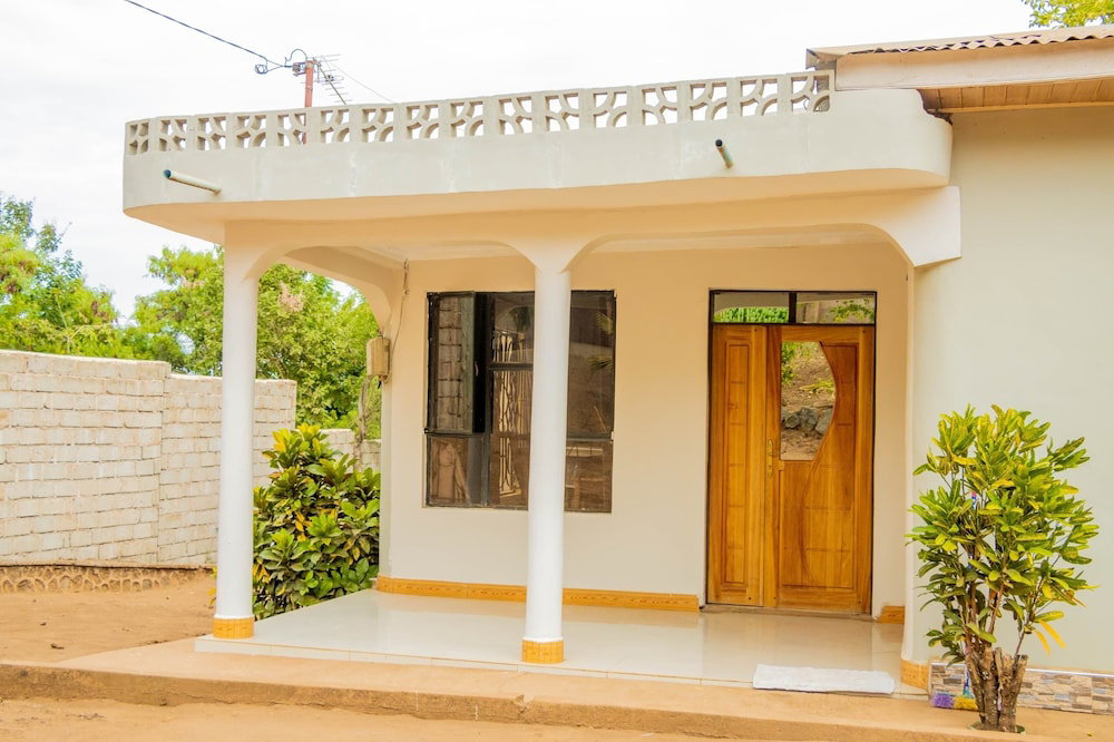Hotel Breezy Lodge Moshi