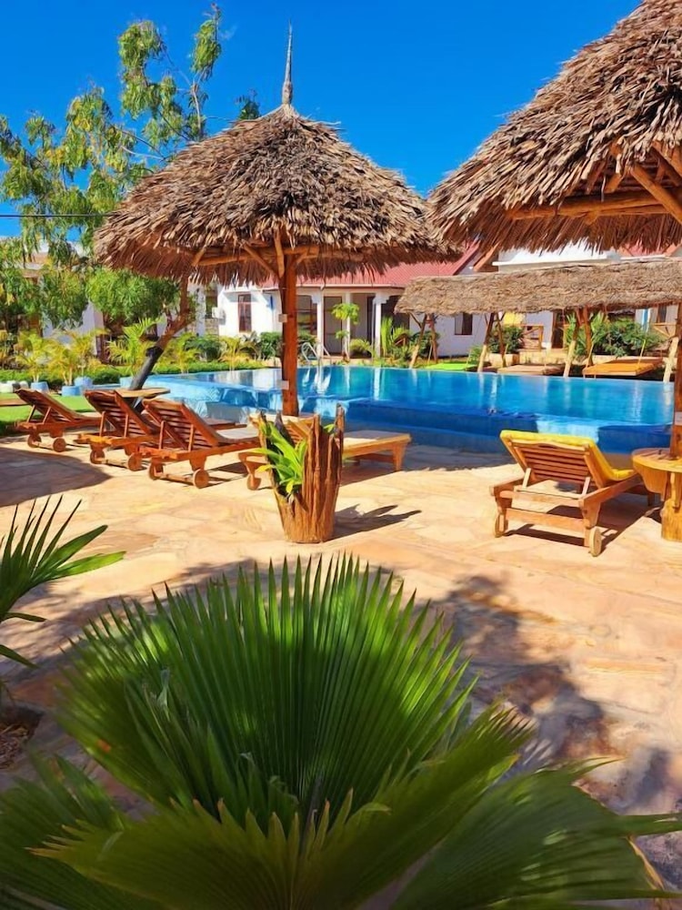 Hotel Mimi Na Wewe Bungalows Hotel