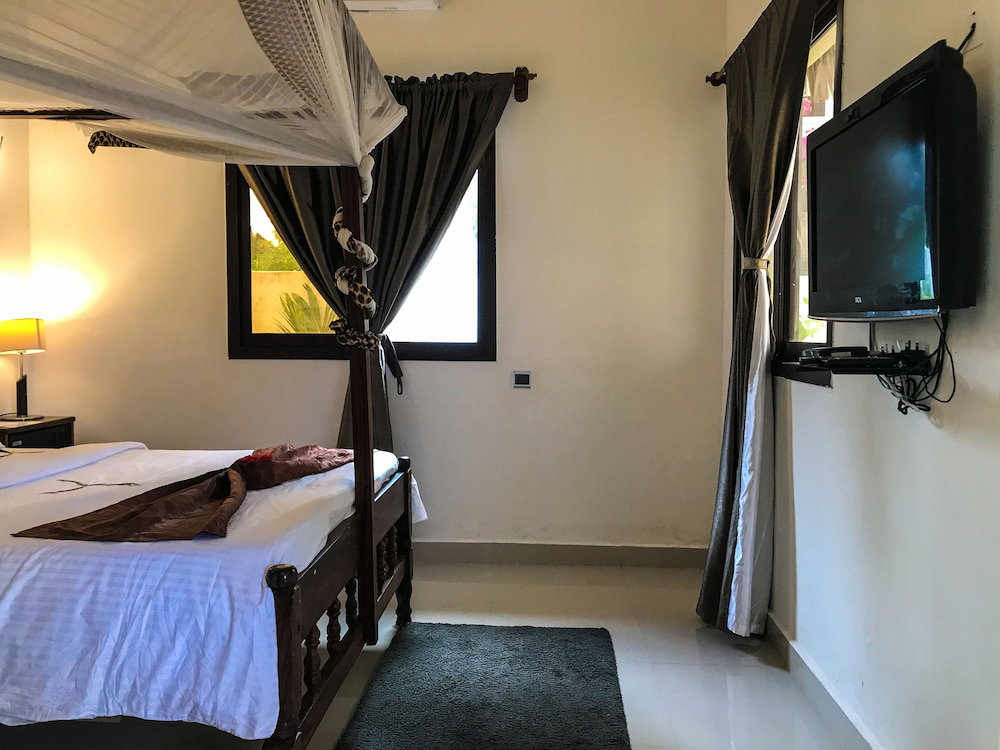 Jambiani White Sands Beach Bungalows