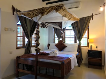 Jambiani White Sands Beach Bungalows