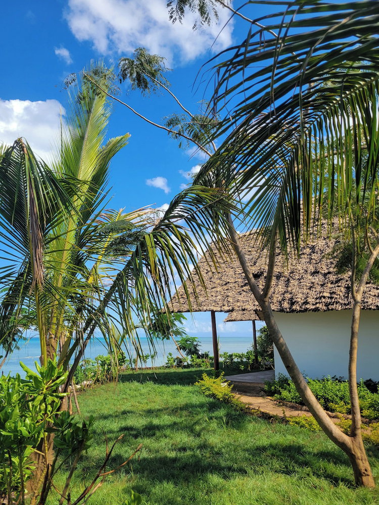 Hotel Kidoti Bay