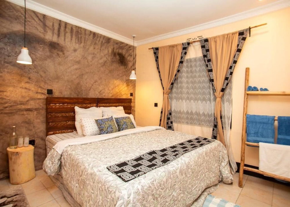 Hotel Ukarimu Hosts