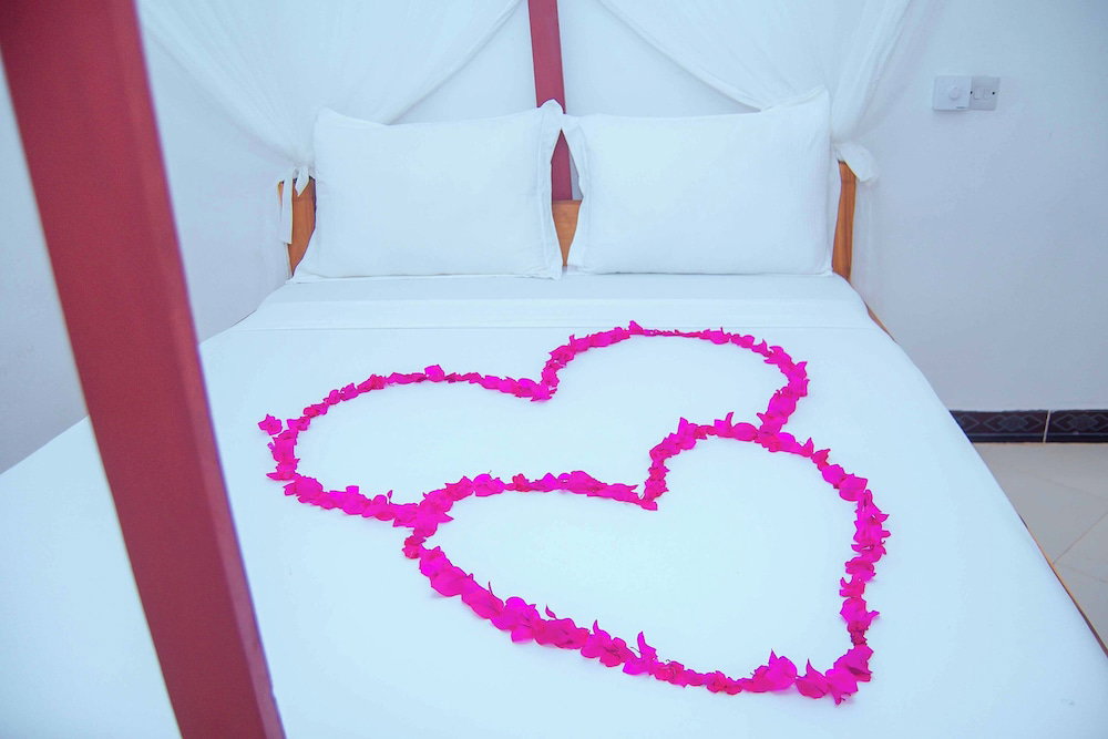 Suda Beach Lodge