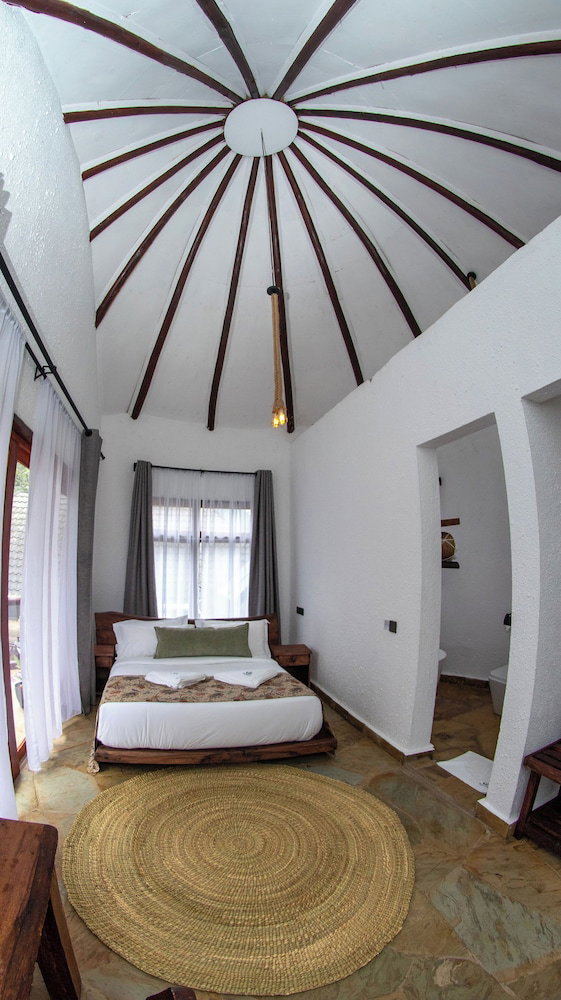 Olarashii River Lodge