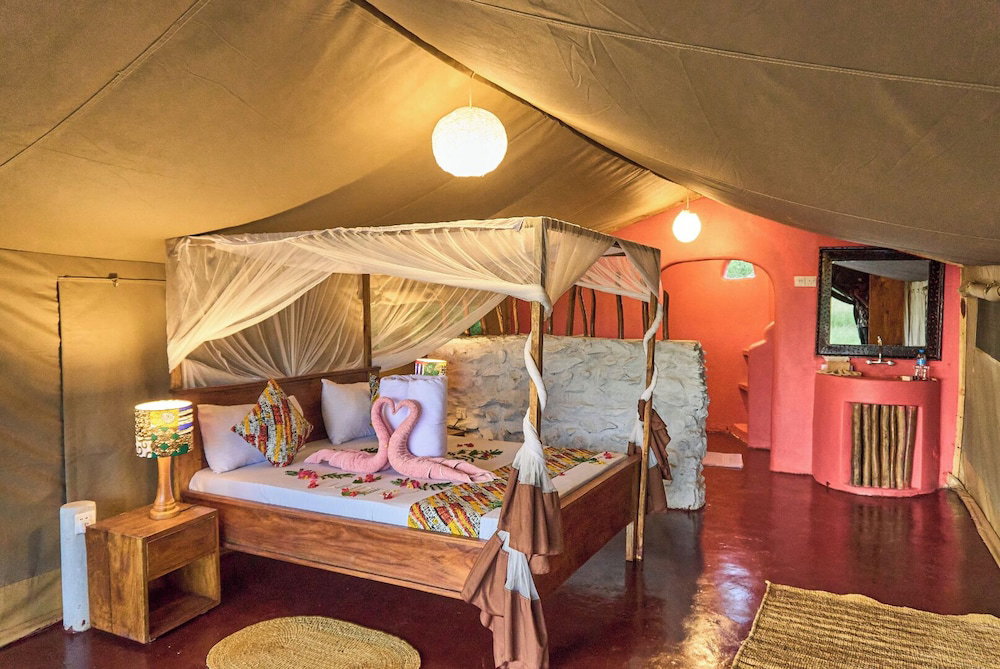 Hotel Robanda Tented Camp