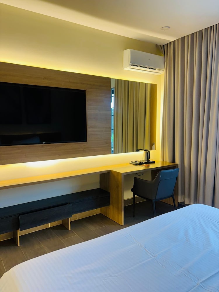 Hotel Cmg Hotels Ltd