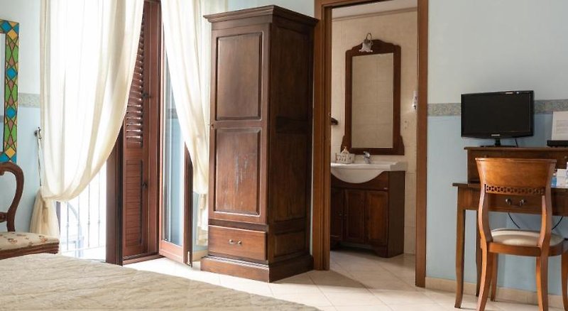 Hotel Iris Bed And Breakfast