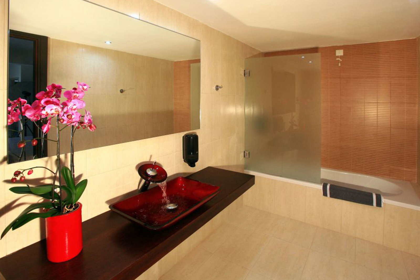 Katrin Suites