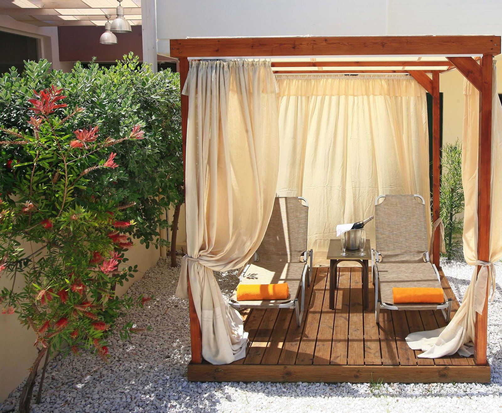 dal travel Katrin Suites