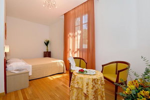 Hotel La Colonna cazare Siena