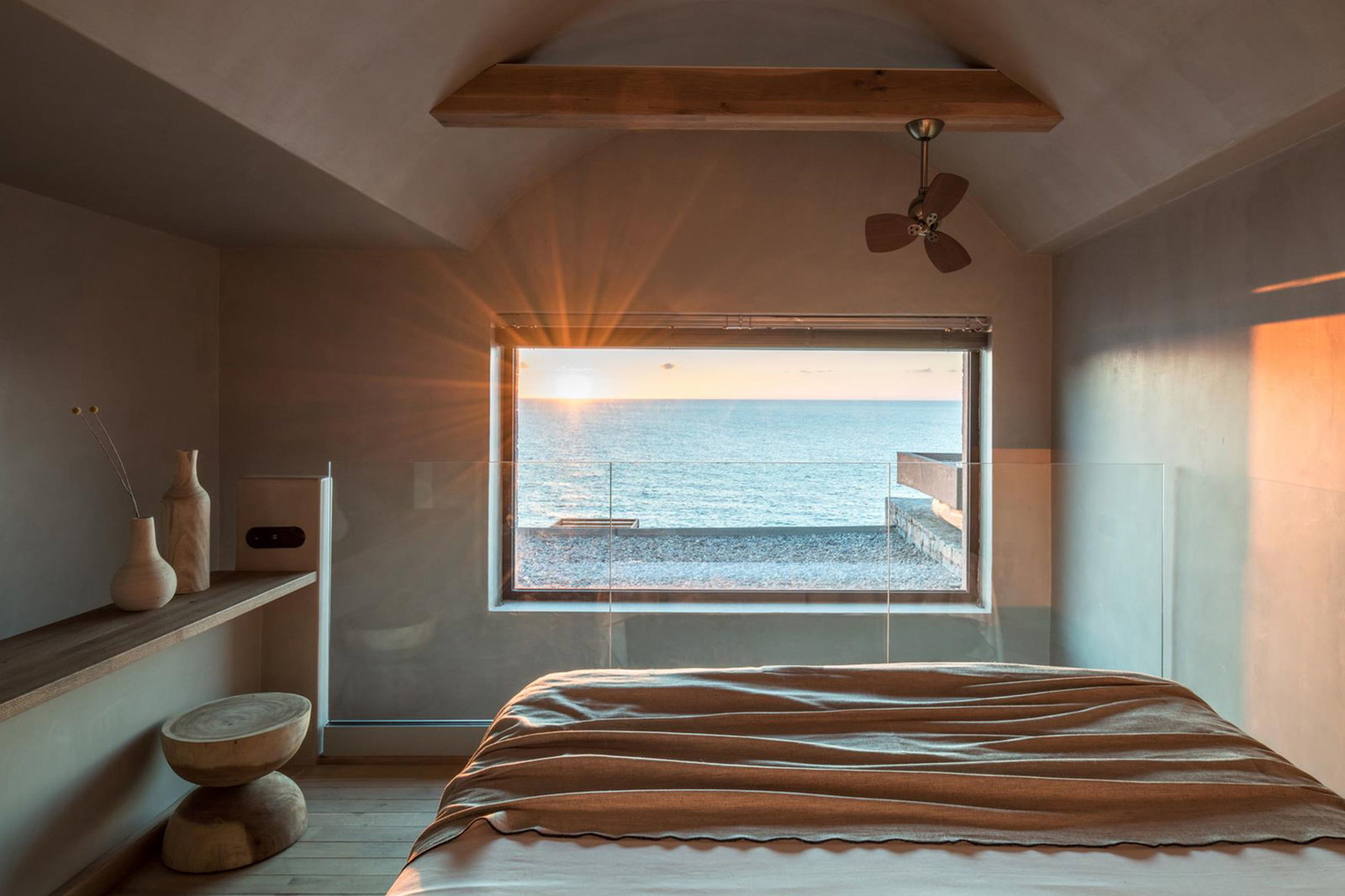 dal travel Acro Suites